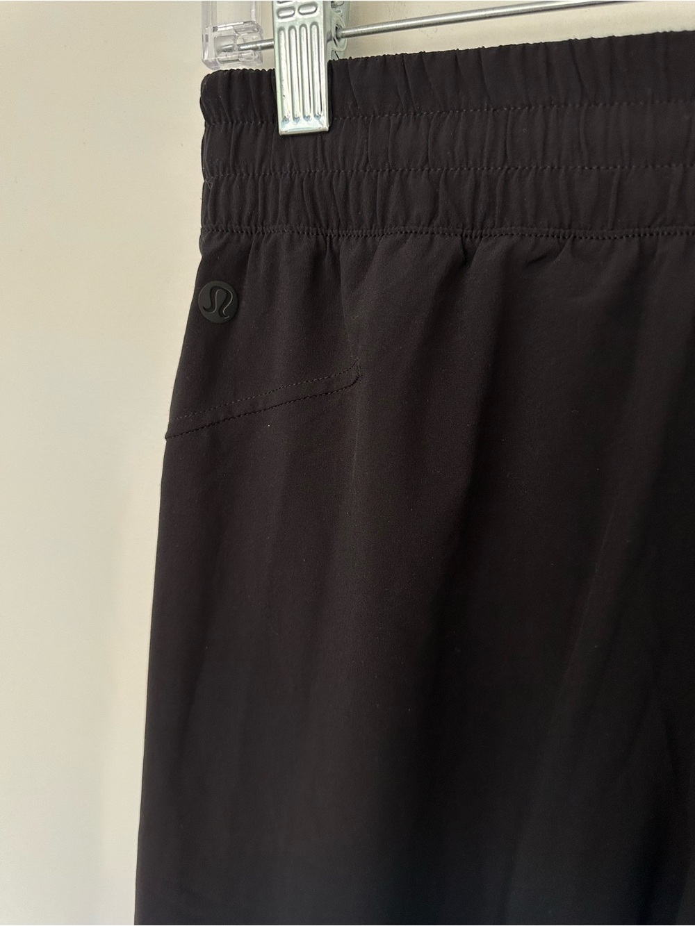 Lululemon women’s Swift Mid-Rise Wide-Leg Pant black 6 - Picture 5 of 7